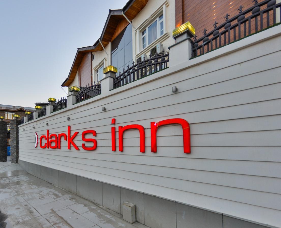 Clarks Inn Srinagar Kültér fotó