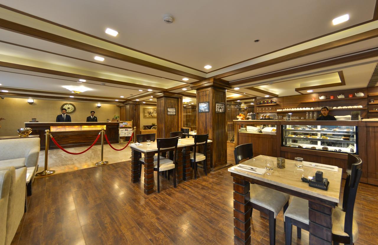 Clarks Inn Srinagar Kültér fotó