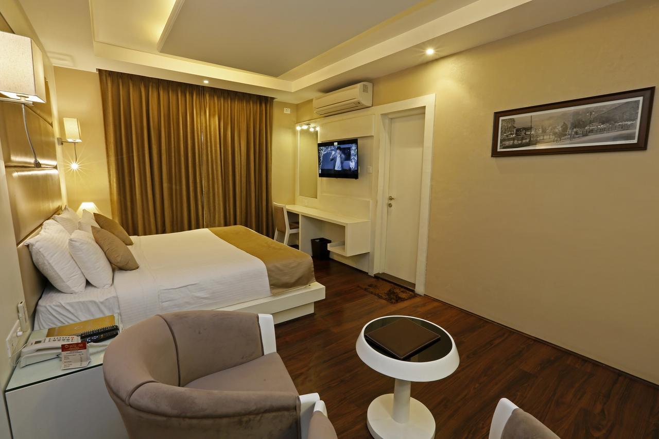 Clarks Inn Srinagar Kültér fotó