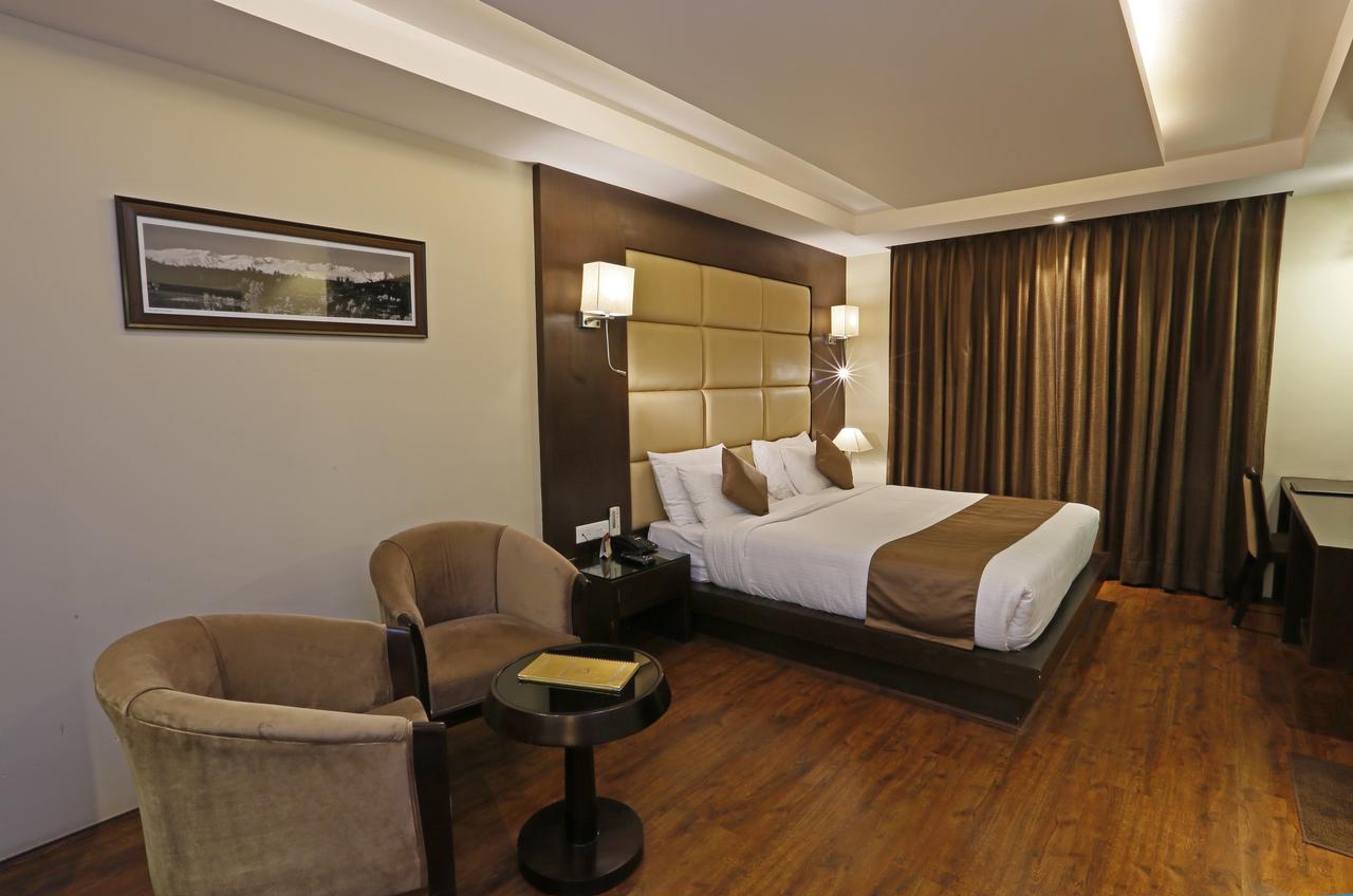 Clarks Inn Srinagar Kültér fotó
