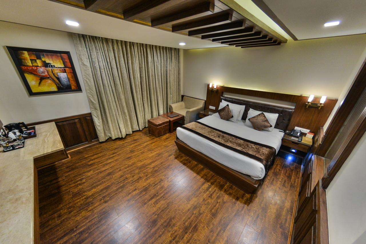 Clarks Inn Srinagar Kültér fotó
