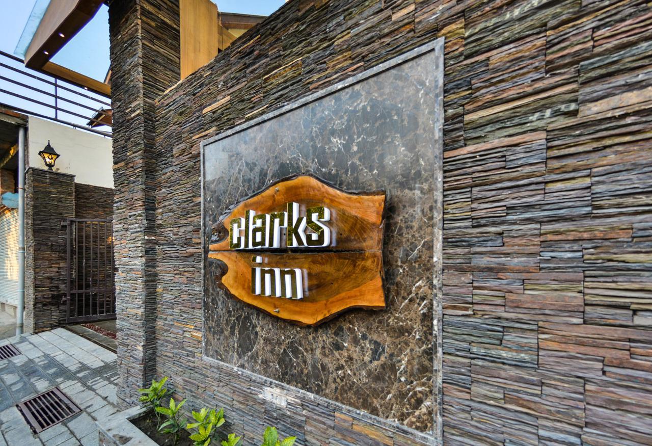Clarks Inn Srinagar Kültér fotó