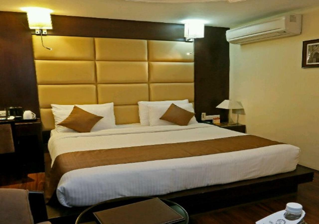 Clarks Inn Srinagar Kültér fotó